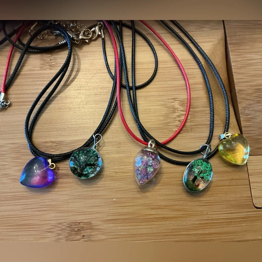 Set of 5 Pendant Necklace
